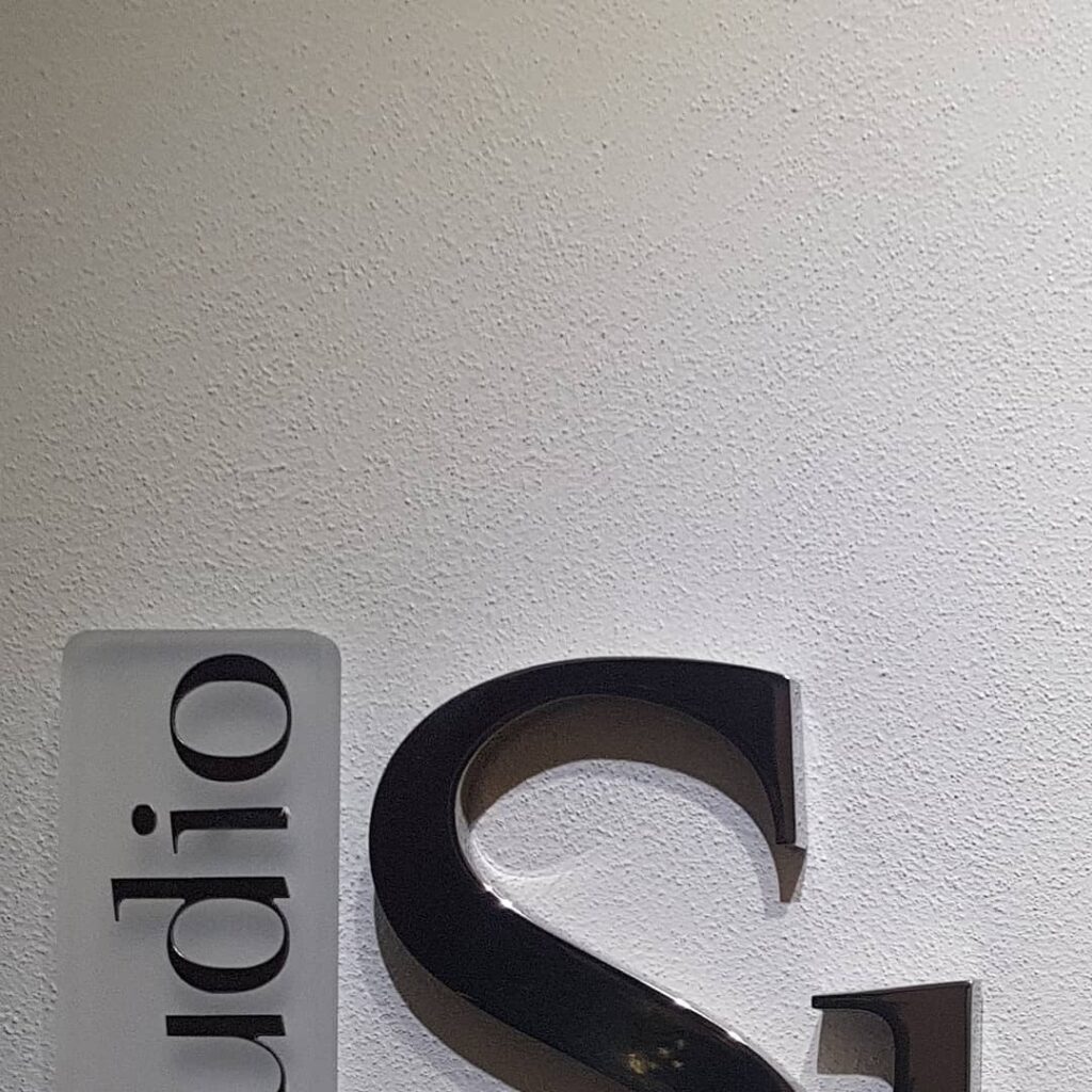Studio Suriano vi dà il benvenuto Siamo a vostra completa disposizione per rispo...